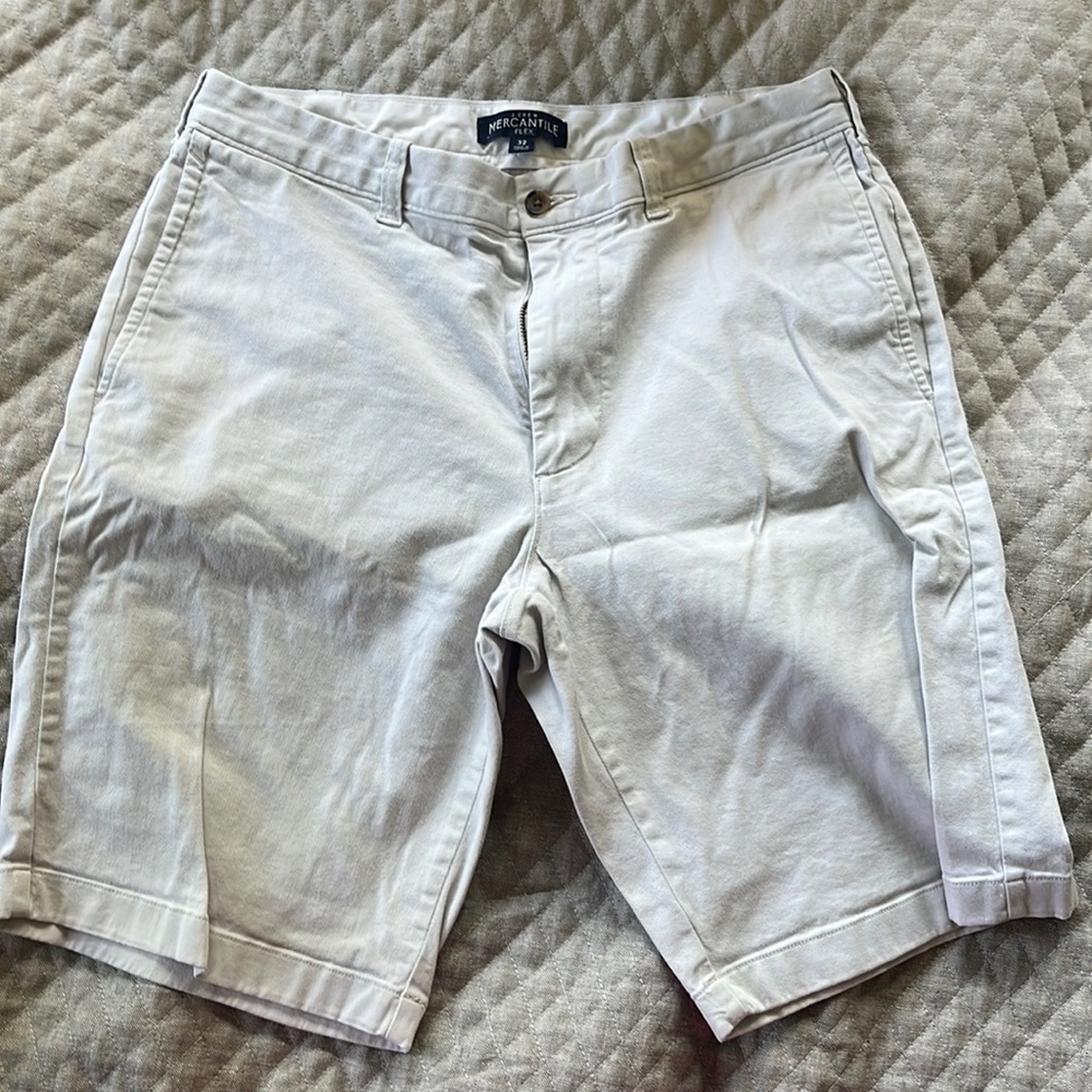 J.Crew Mens khaki shorts 32w 9” inseam